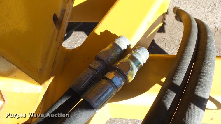 image for item L3967 2007 Vermeer Top Gun bale shredder