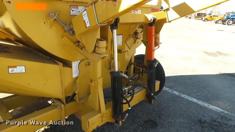 image for item L3967 2007 Vermeer Top Gun bale shredder