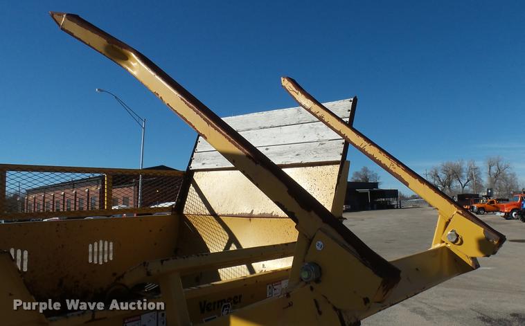 image for item L3967 2007 Vermeer Top Gun bale shredder