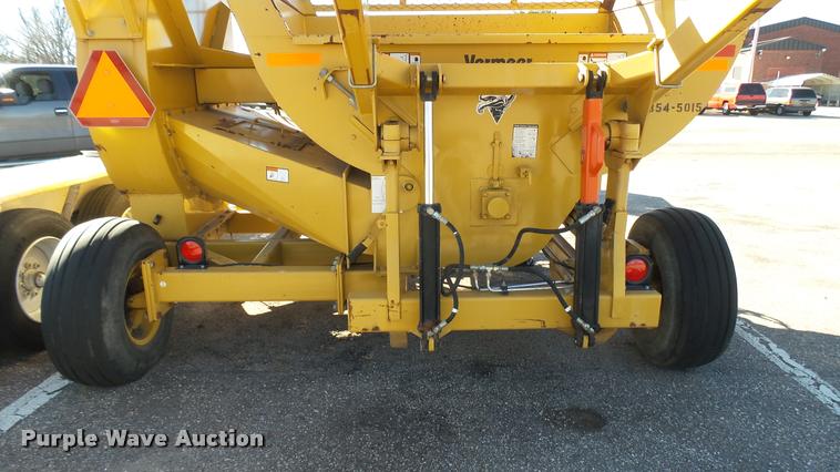 image for item L3967 2007 Vermeer Top Gun bale shredder