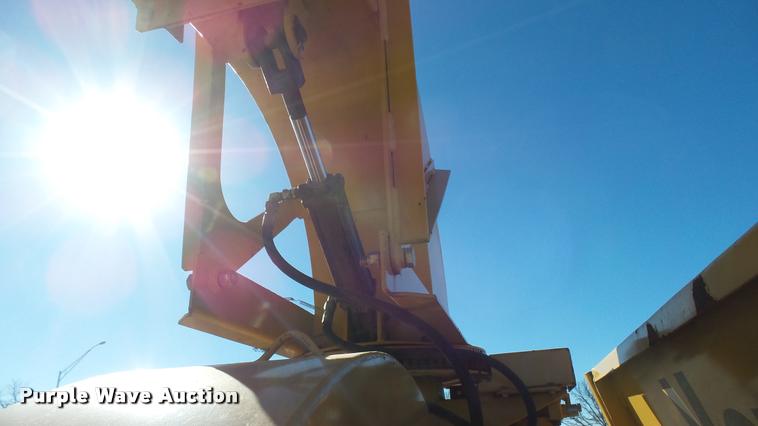 image for item L3967 2007 Vermeer Top Gun bale shredder