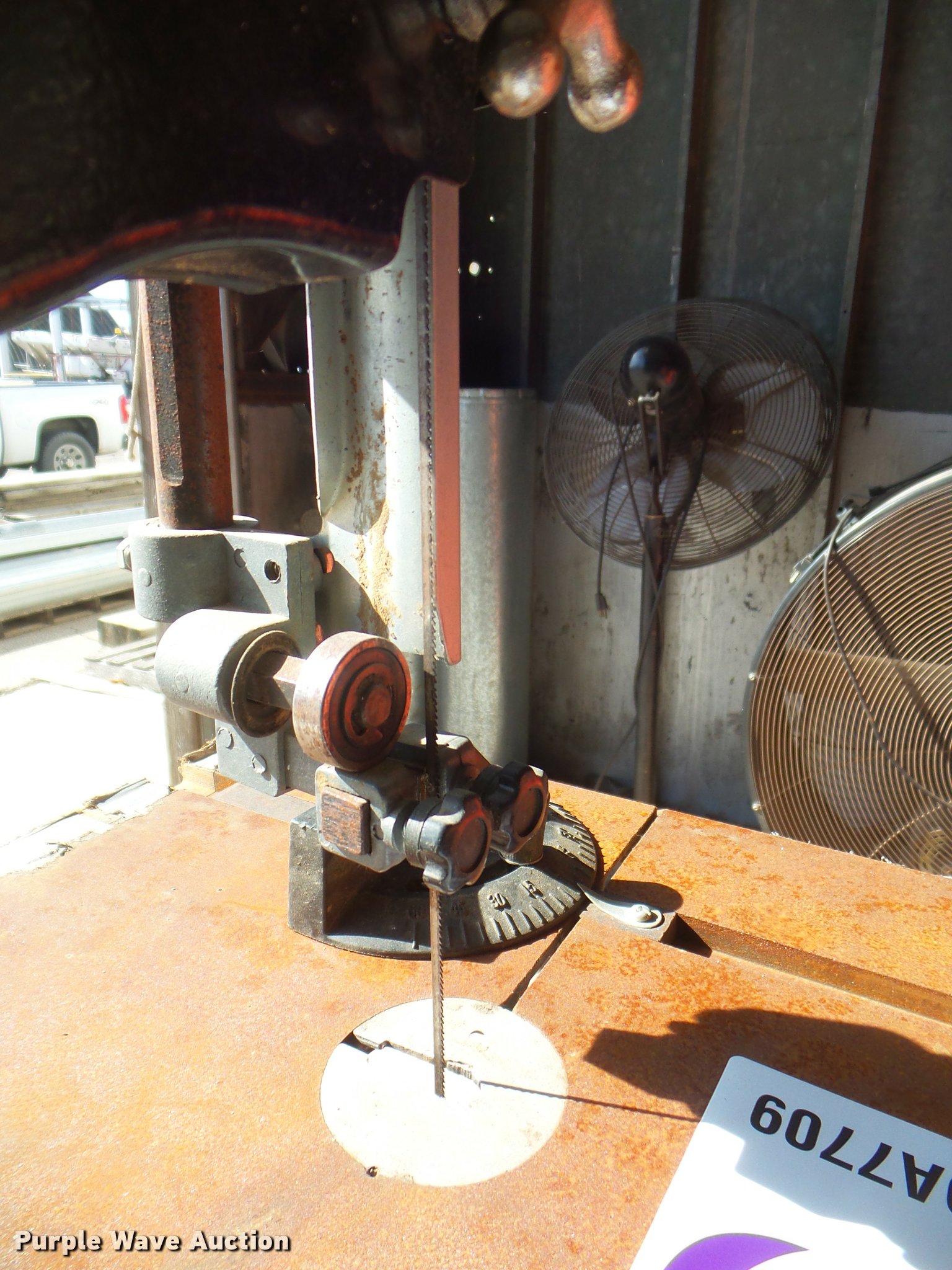 Buffalo BPVBS14 bandsaw in Salina, KS Item DA7709 sold Purple Wave