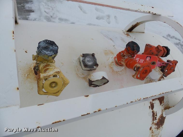 image for item AL9013 1985 Trinity steel anhydrous ammonia tank