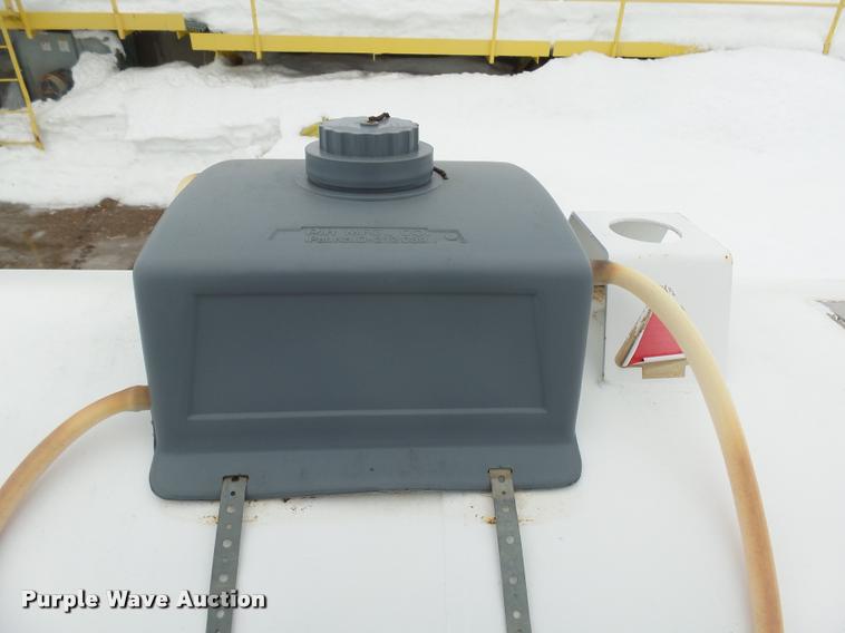 image for item AL9028 1992 Trinity steel anhydrous ammonia tank