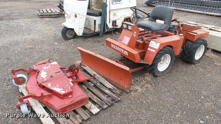 image for item AT9537 Hesston GMT200 Front Runner lawn mower