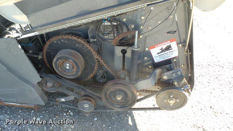 image for item AX9330 AGCO 8200 head