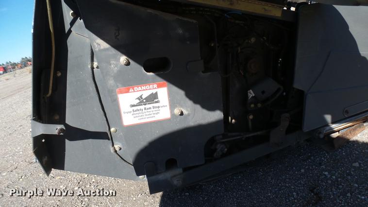 image for item AX9330 AGCO 8200 head