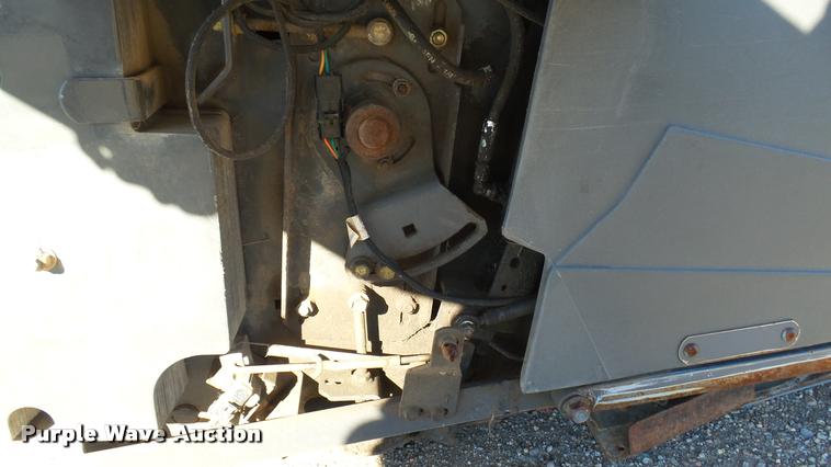 image for item AX9330 AGCO 8200 head