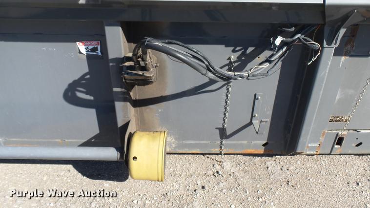 image for item AX9330 AGCO 8200 head