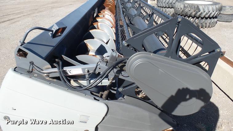 image for item AX9330 AGCO 8200 head