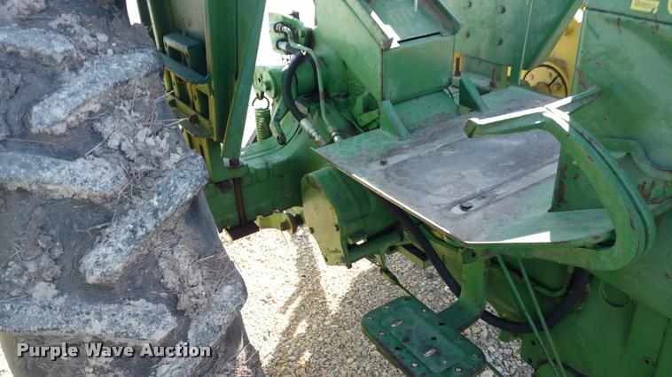 image for item BU9936 John Deere 2010 tractor