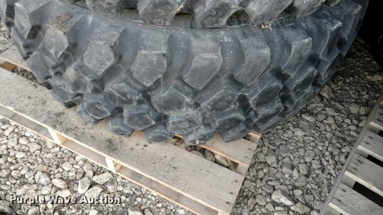 image for item BU9939 (2) Michelin 16.00R20 tires