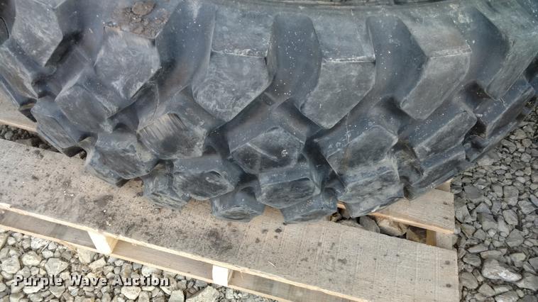 image for item BU9939 (2) Michelin 16.00R20 tires