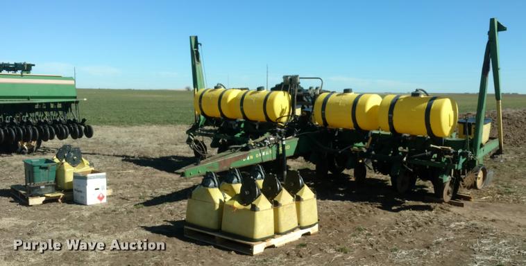 image for item BU9947 John Deere 7000 planter