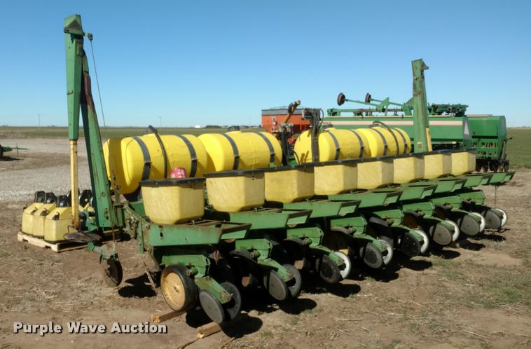 image for item BU9947 John Deere 7000 planter