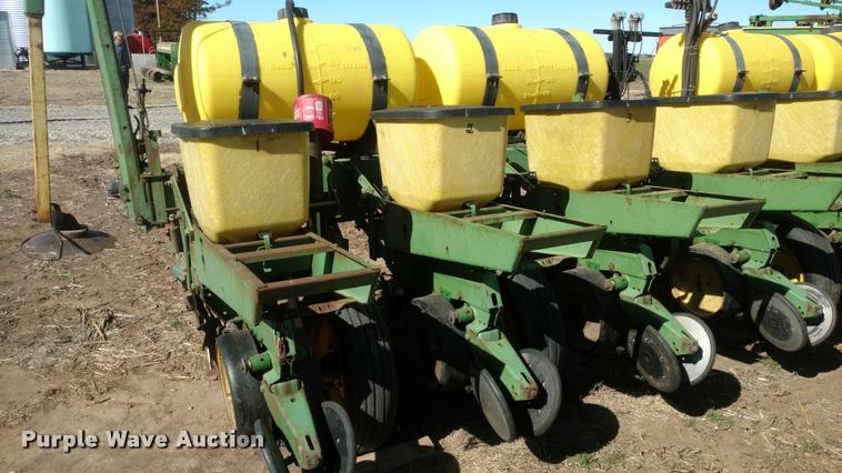 image for item BU9947 John Deere 7000 planter
