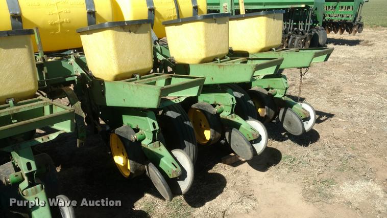 image for item BU9947 John Deere 7000 planter