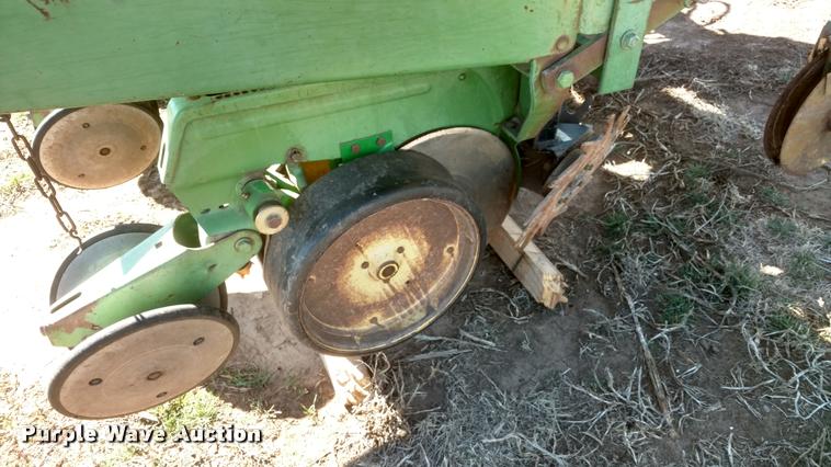 image for item BU9947 John Deere 7000 planter