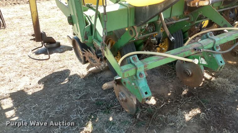 image for item BU9947 John Deere 7000 planter