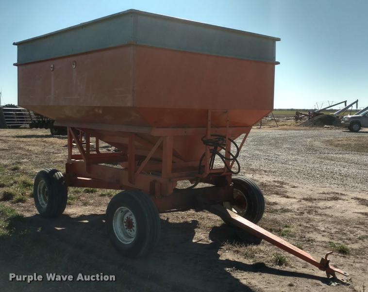 image for item BU9951 Huskee grain cart