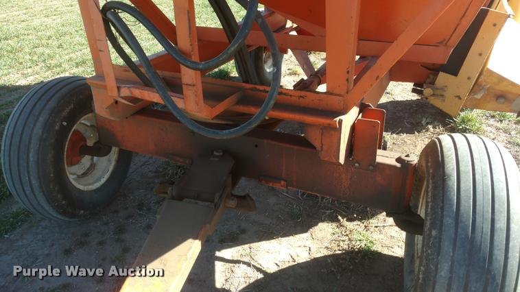 image for item BU9951 Huskee grain cart