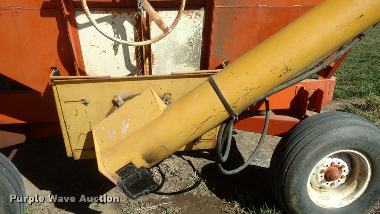 image for item BU9951 Huskee grain cart