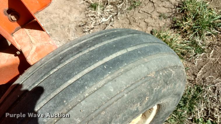 image for item BU9951 Huskee grain cart