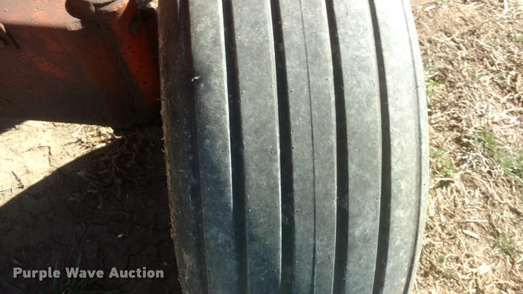 image for item BU9951 Huskee grain cart