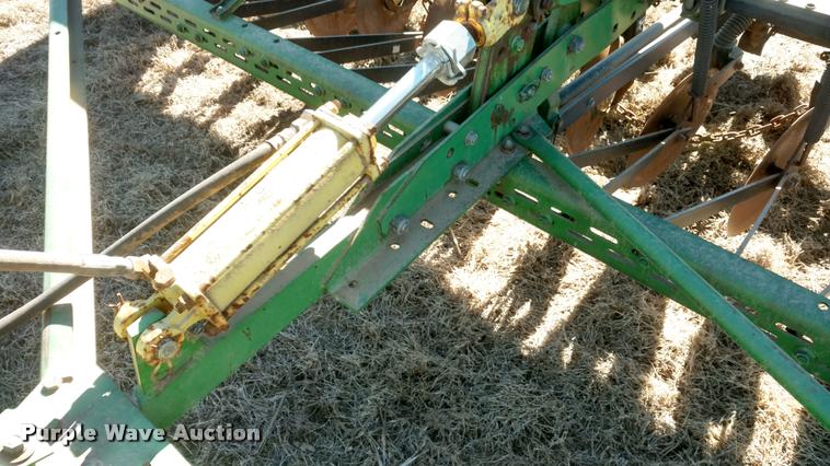 image for item BU9952 (2) John Deere 450 grain drills