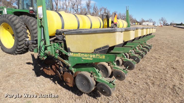 image for item DA0389 John Deere 1750 Max Emerge Plus Vacumeter planter