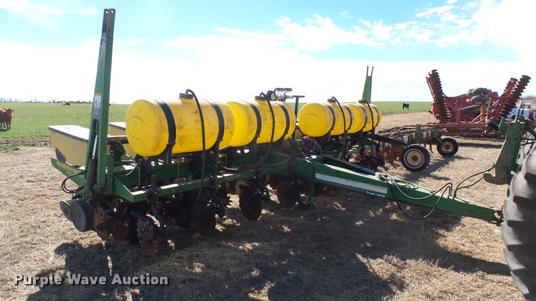 image for item DA0389 John Deere 1750 Max Emerge Plus Vacumeter planter