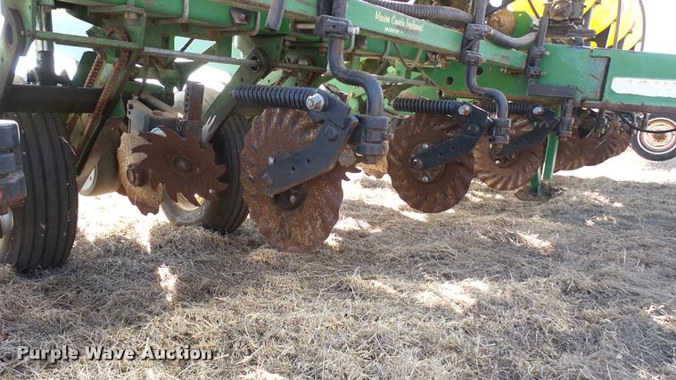 image for item DA0389 John Deere 1750 Max Emerge Plus Vacumeter planter