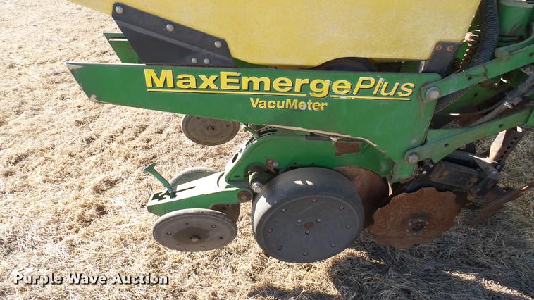 image for item DA0389 John Deere 1750 Max Emerge Plus Vacumeter planter