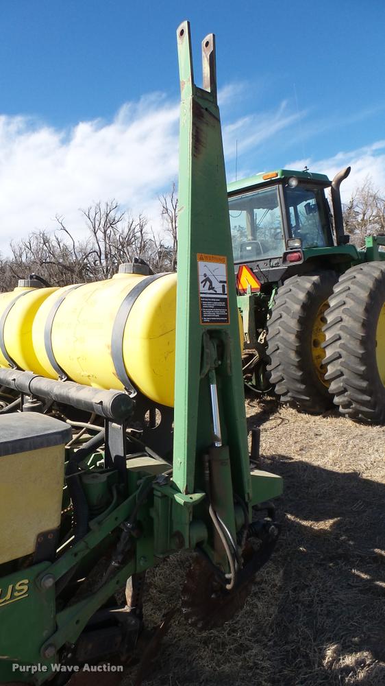 image for item DA0389 John Deere 1750 Max Emerge Plus Vacumeter planter