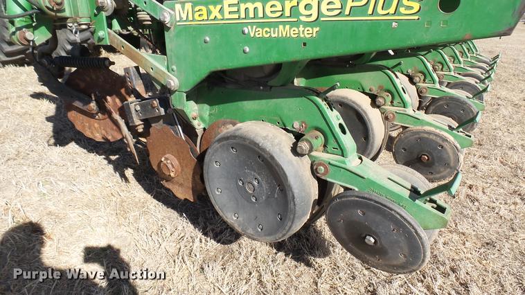 image for item DA0389 John Deere 1750 Max Emerge Plus Vacumeter planter