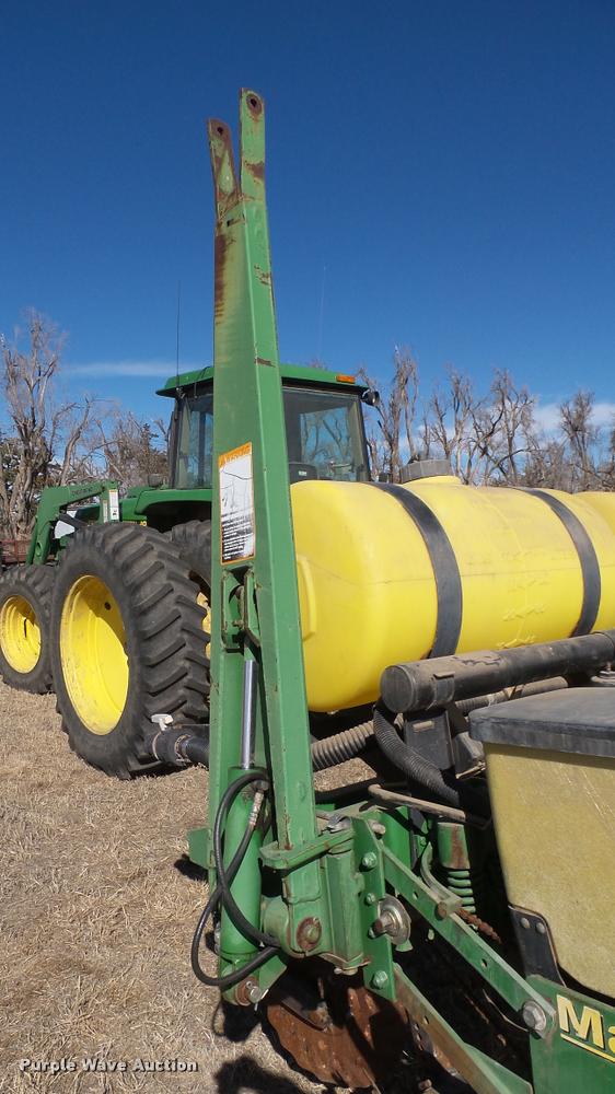 image for item DA0389 John Deere 1750 Max Emerge Plus Vacumeter planter