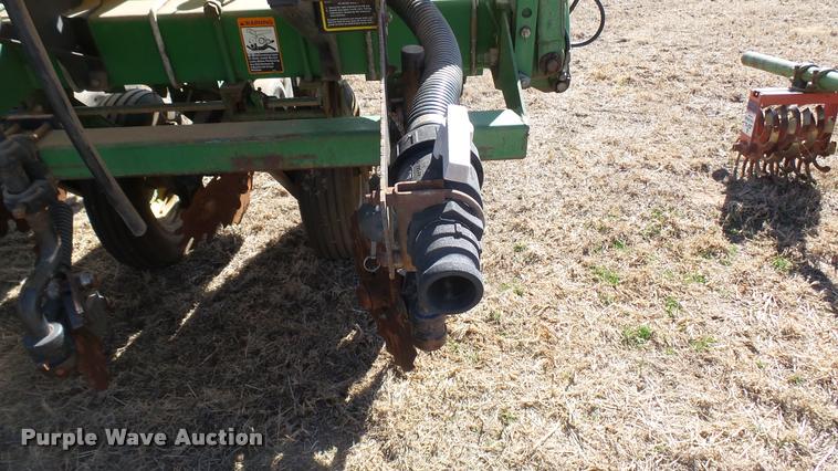 image for item DA0389 John Deere 1750 Max Emerge Plus Vacumeter planter
