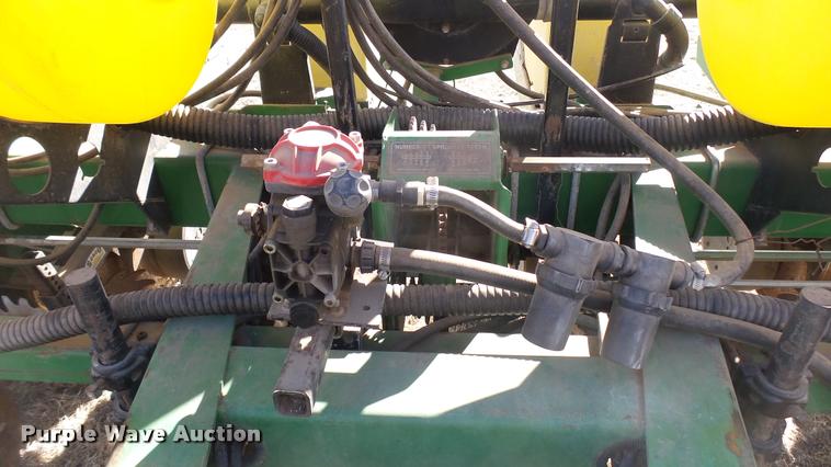 image for item DA0389 John Deere 1750 Max Emerge Plus Vacumeter planter