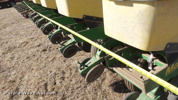 image for item DA0389 John Deere 1750 Max Emerge Plus Vacumeter planter