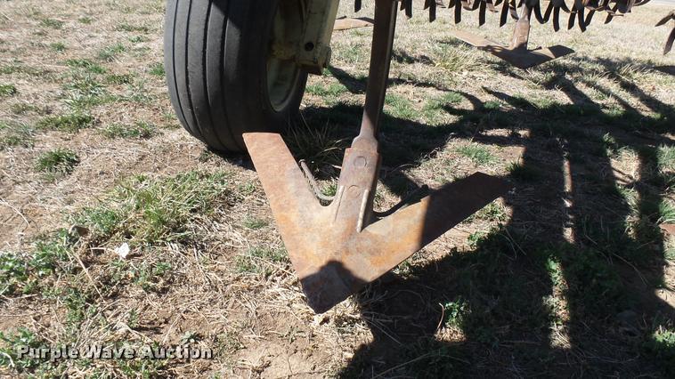image for item DA0438 QuinStar Fallow Master sweep plow