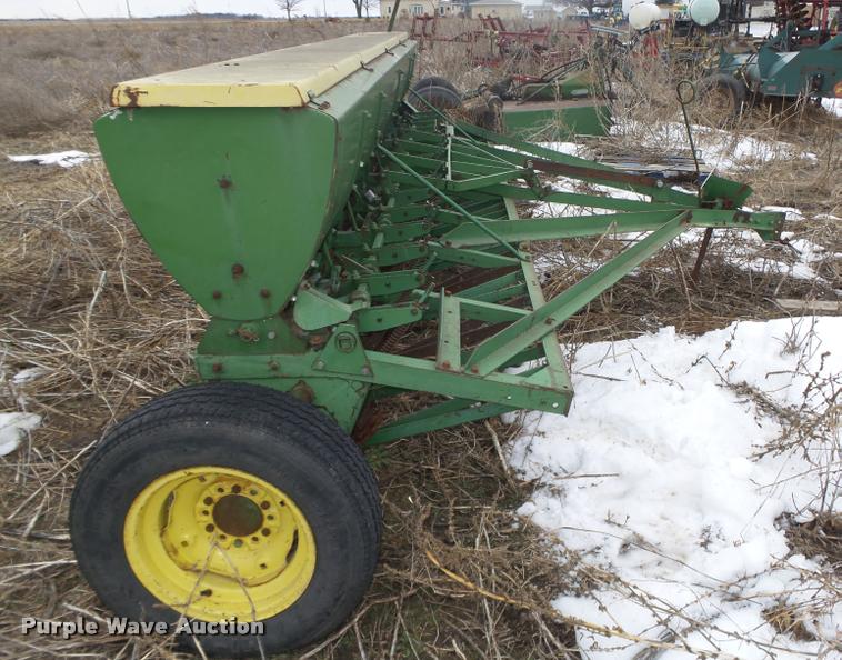 image for item DA0559 John Deere grain drill