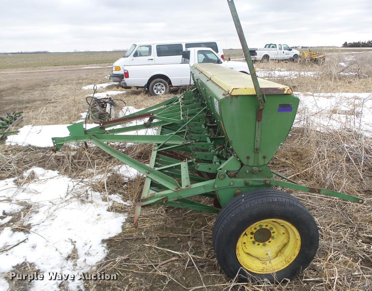 image for item DA0559 John Deere grain drill