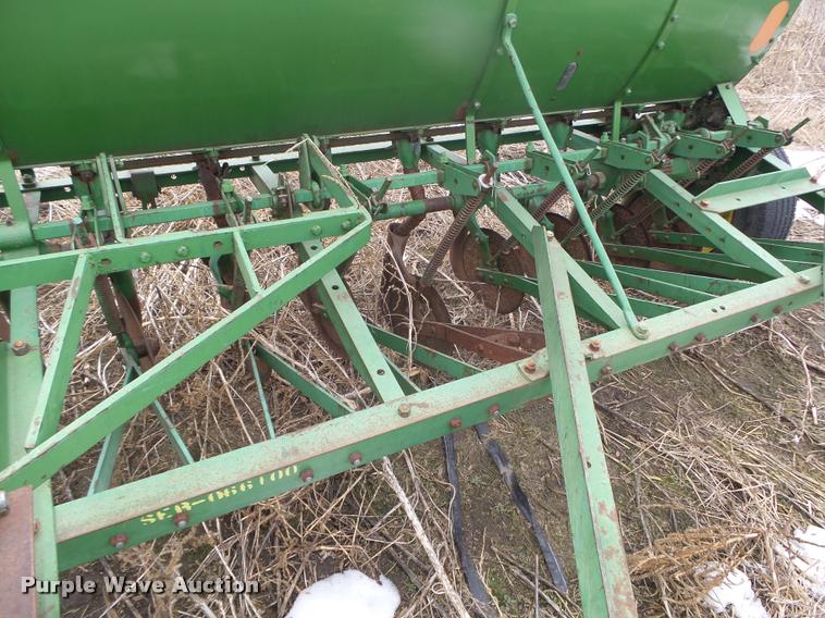 image for item DA0559 John Deere grain drill