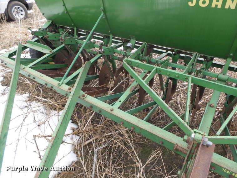 image for item DA0559 John Deere grain drill