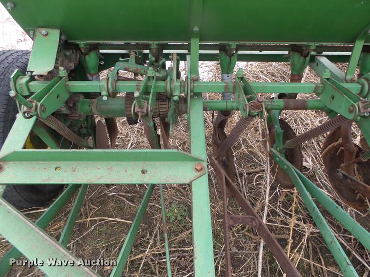 image for item DA0559 John Deere grain drill