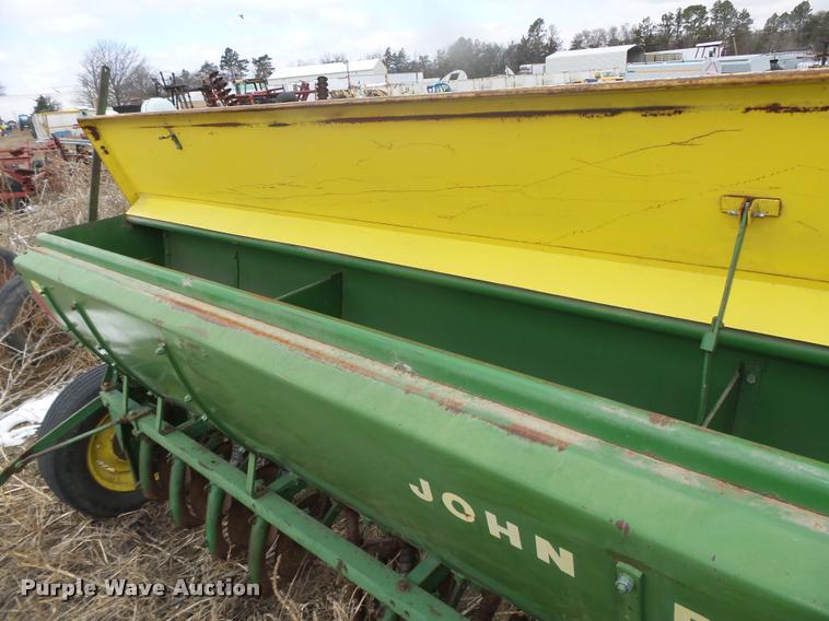 image for item DA0559 John Deere grain drill