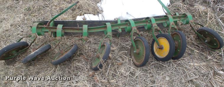 image for item DA0559 John Deere grain drill