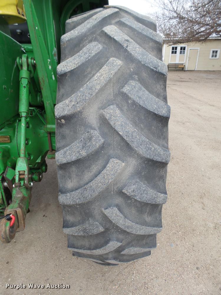 image for item DA0560 1969 John Deere 4020 row crop tractor