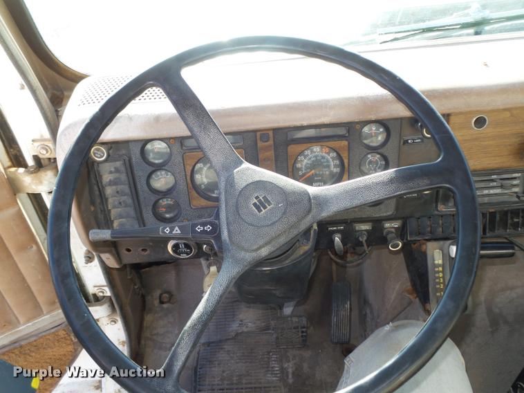 image for item DA0561 1982 International 1954 Easy Rider 1600C applicator truck