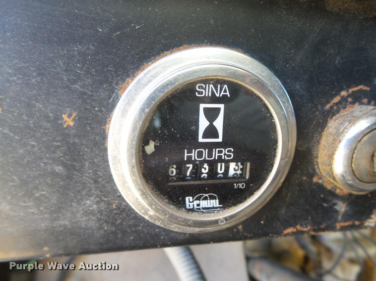 image for item DA0561 1982 International 1954 Easy Rider 1600C applicator truck